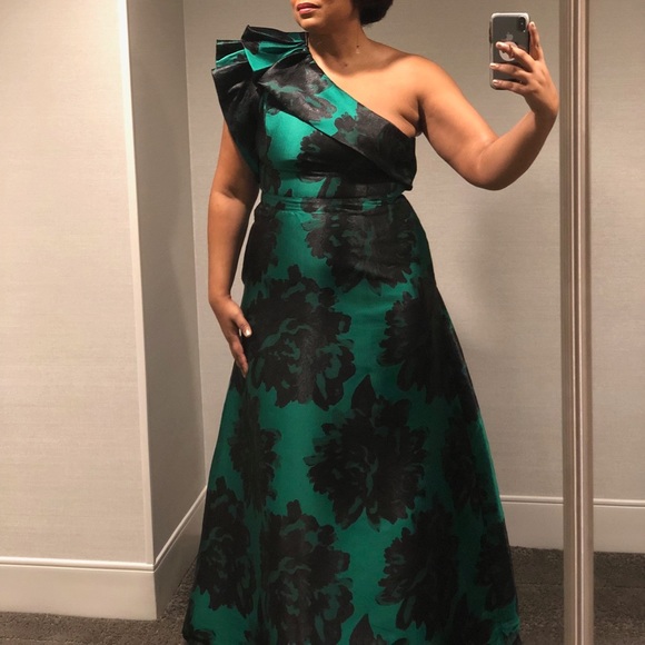 Beautiful formal dress black and green - Picture 2 of 7